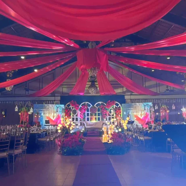 El Comedor Hall was beautifully transformed to host a debut celebration last Thursday.